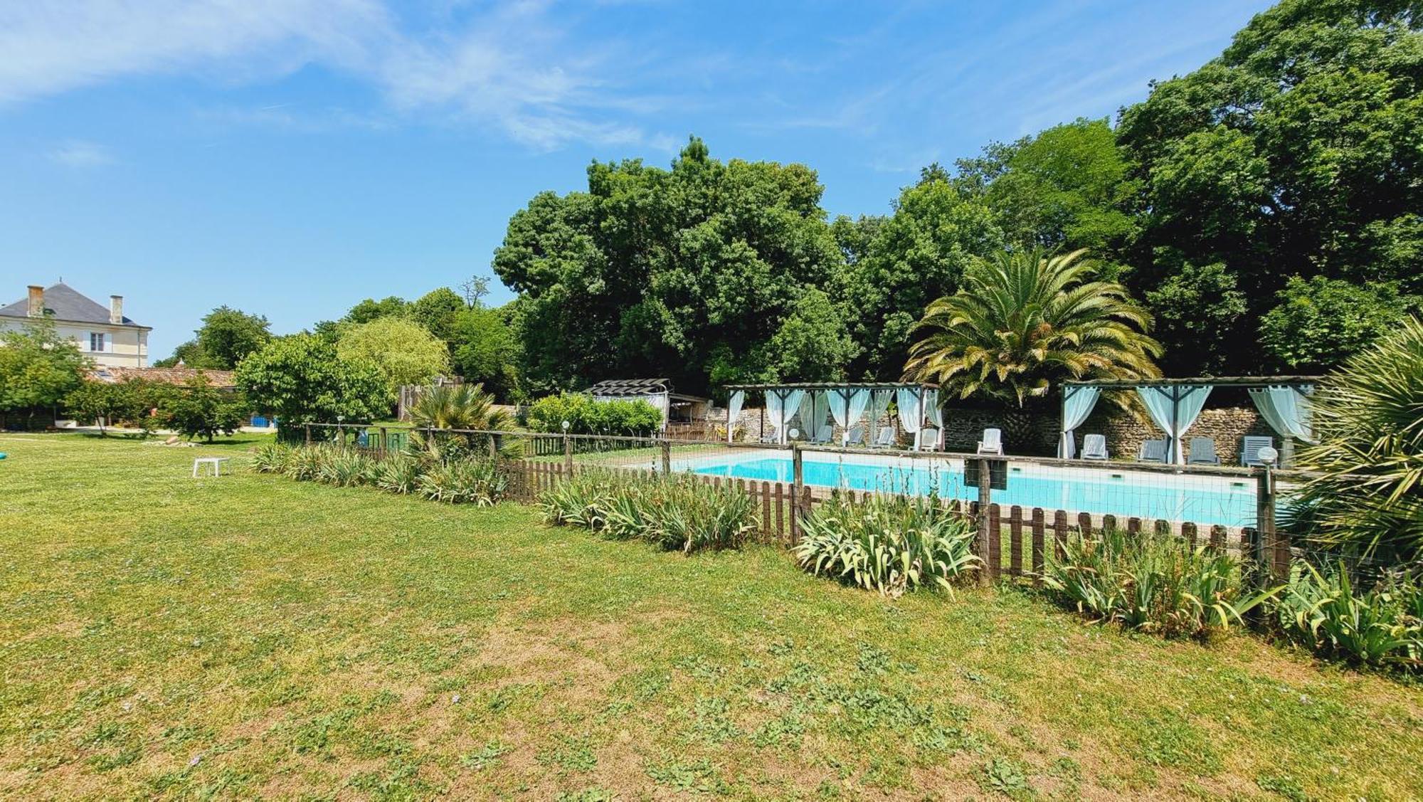Villa Domaine De Rochebonne Saint-Just-Luzac Esterno foto
